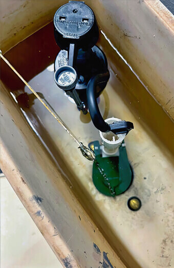 https://blockeddrainspeppermintgrove.com.au/uploads/2025/07/blocked-toilet-36989.jpg