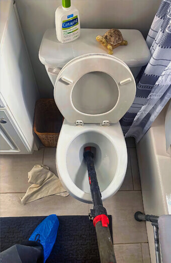 https://blockeddrainspeppermintgrove.com.au/uploads/2025/07/blocked-toilet-54169.jpg
